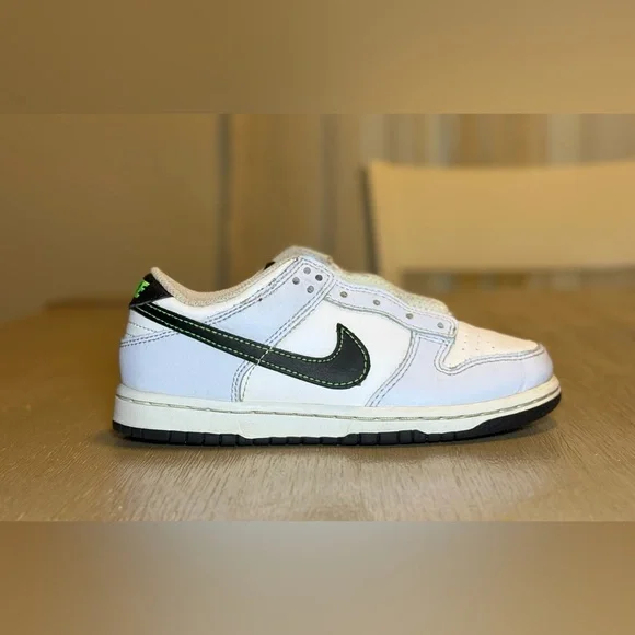 Nike Dunk Low White Black Football Grey Green Strike FB9108-107 13c - Picture 1 of 5